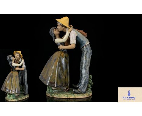 Lladro - Gres Large Hand Painted Scarce Figures ' The Kissing Father ' Model No 2114. Issued 1980 - 1981 only. Sculpture Fran