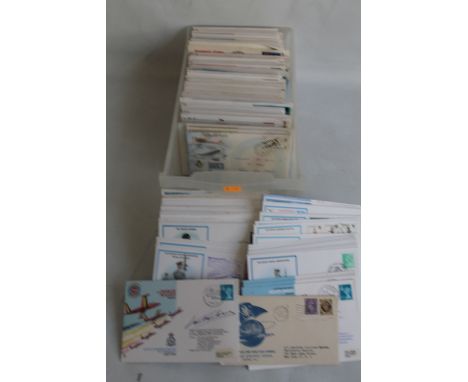 A LARGE COLLECTION OF MAINLY AVIATION RELATED EVENT COVERS, FIRST DAY COVERS ETC, many with signatures approx 400