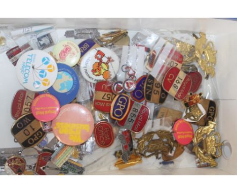 A COLLECTION OF MAINLY POST OFFICE RELATED METAL AND ENAMEL PIN / LAPEL BADGES