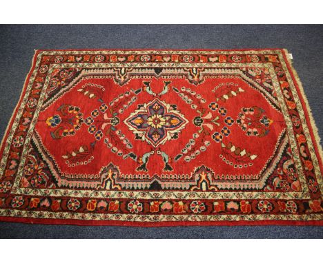 A Hamadan carpet 160 x 110cm 