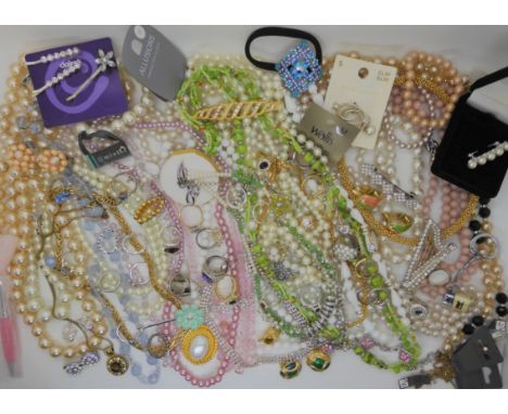 An unusual diamante harp brooch, Faux pearls, diamante etc Condition Report: Not available for this lot