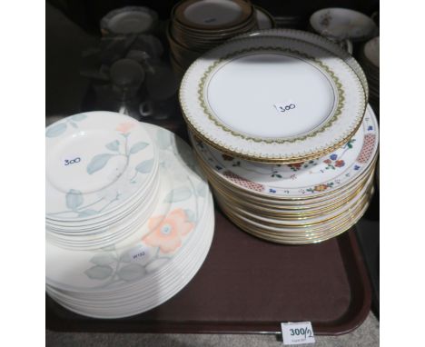 A lot comprising Villeroy &amp; Boch 'Aria' pattern plates and saucers, Noritake Ireland 'Nanking' pattern serving plates, No