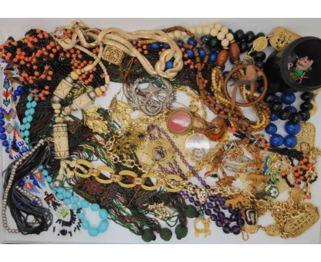 A woven beaded lariat style necklace, a clown brooch, and other vintage items, to include a Cameronians cap badge Condition R