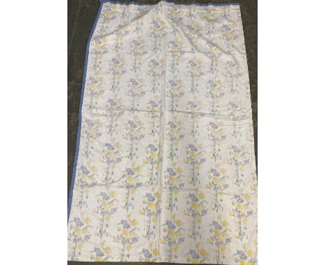 A pair of reversible curtains, white ground with yellow and violet flowers, 117x183cm 