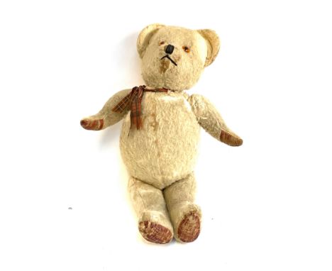 A Steiff style teddybear with articulated limbs, 44cmL 