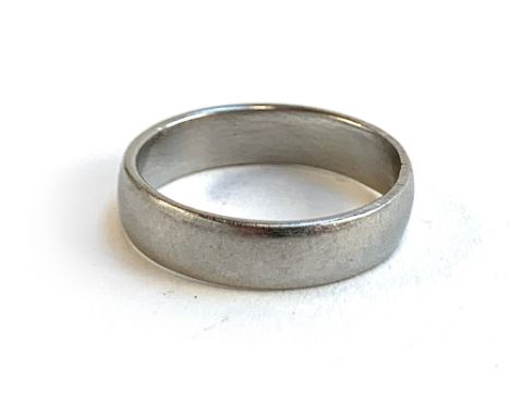 A white metal band, unmarked but tests as platinum, size R 1/2, 3.1g 