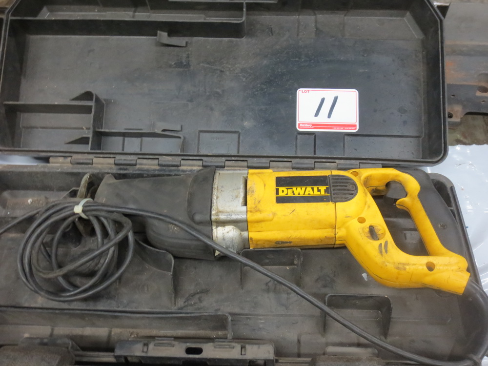 1 - DEWALT MOD DW309 ELECT SAWZALL