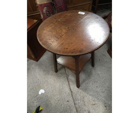  Sale Item:    SMALL ROUND OAK TABLE (AF)   Vat Status:   No Vat   Buyers Premium:  This lot is subject to a Buyers Premium o