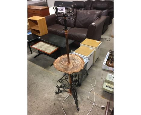  Sale Item:    METAL STANDARD LAMP   Vat Status:   No Vat   Buyers Premium:  This lot is subject to a Buyers Premium of 15% +