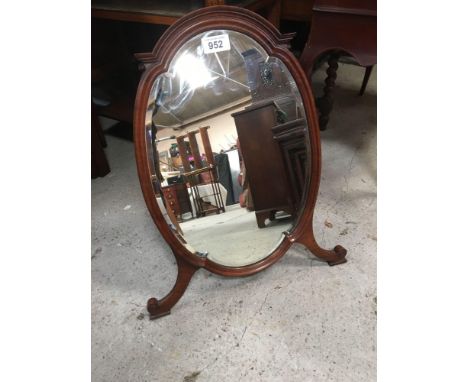  Sale Item:    MAHOGANY OVAL MIRROR   Vat Status:   No Vat   Buyers Premium:  This lot is subject to a Buyers Premium of 15% 