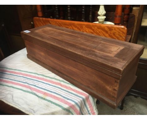  Sale Item:    SMALL TRUNK   Vat Status:   No Vat   Buyers Premium:  This lot is subject to a Buyers Premium of 15% + Vat @ 2