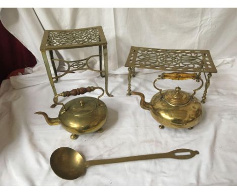  Sale Item:    BOX BRASS KETTLES STANDS ETC(AF)   Vat Status:   No Vat   Buyers Premium:  This lot is subject to a Buyers Pre