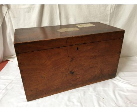  Sale Item:    BROWN WOODEN BOX (AF)   Vat Status:   No Vat   Buyers Premium:  This lot is subject to a Buyers Premium of 15%