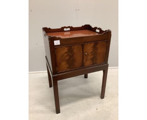 A reproduction George III style mahogany tray top commode, width 52cm, depth 54cm, height 74cm. Condition - goodProvenance: C