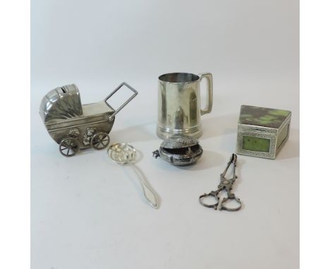 An embossed white metal coin purse, on chain, together with an engraved white metal mounted hardstone trinket box, and variou