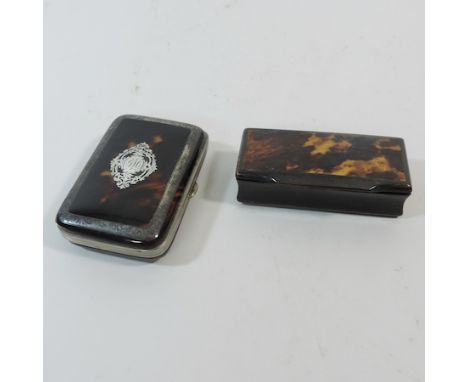 A George III tortoiseshell and black lacquered snuff box, together with an Edwardian tortoiseshell and silver plated coin pur