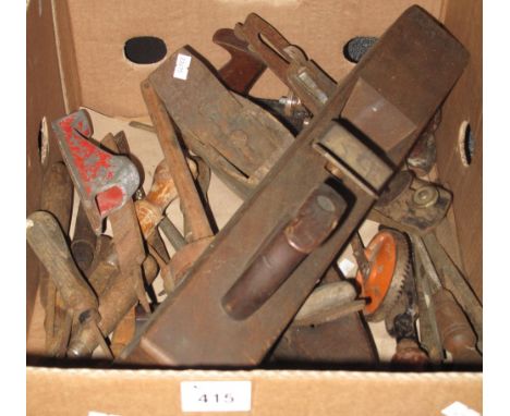 Box of assorted vintage tools, various to include; planes, chisels, screwdrivers etc. (B.P. 24% incl. VAT)