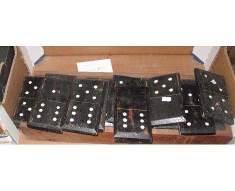 Large vintage wooden dominoes.(B.P. 24% incl. VAT)