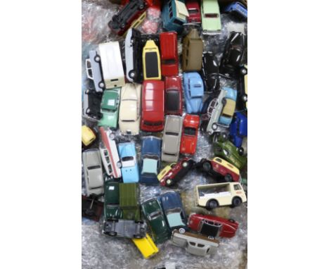 A large collection of 1:76 scale and other diecast model vehicles, including Oxford Diecast, Classix, etc., approximately 200