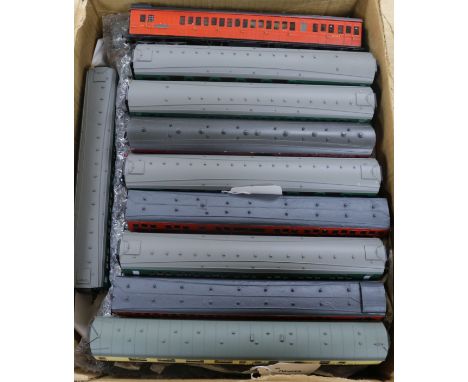 A collection of 40 Bachmann and Hornby passenger coaches, varied livery, including green, cream/maroon, red, etc., unboxed bu