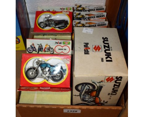 Polistil - Suzuki 750 MS.104 1:15 scale motorbike; others Club 33 inc MV 750, Kawasaki 750, Norton Commando, Yamaha Bicilindr