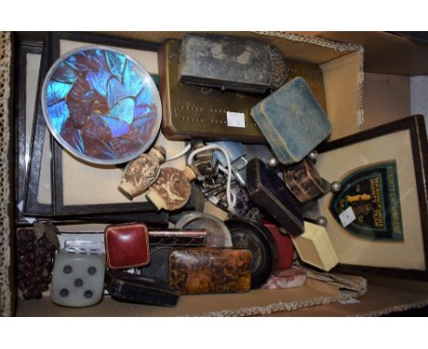 Boxes and objects - a brass and wooden cribbage board; a selection of mineral specimens; four Warwickshire County cricket tea