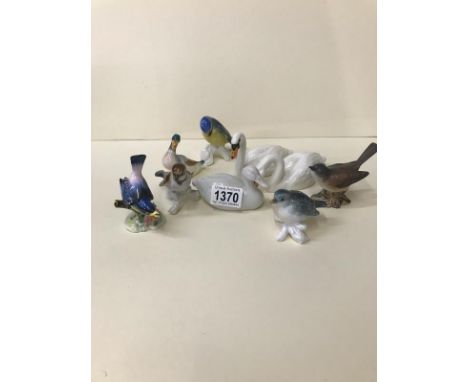 A quantity of bird figurines including Beswick &amp; Royal Adderley