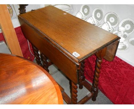 An oak barley twist&nbsp; gate leg table, COLLECT ONLY.