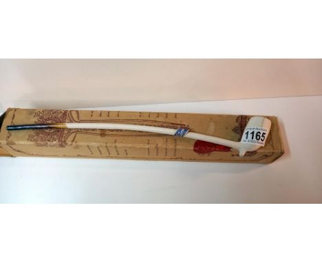 A vintage boxed 'Royal Goedewaagen Gouda' long clay pipe