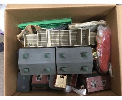 2 boxes of railway buildings 00 scale