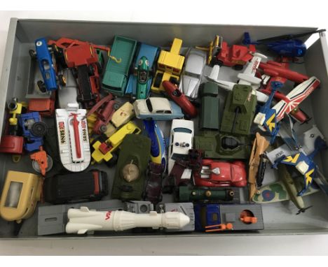 A collection of unboxed model vehicles including Matchbox 1-75, Skybusters, Corgi etc