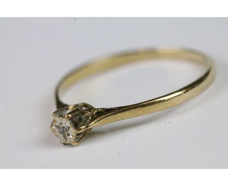 Ladies 9ct diamond solitaire ring 