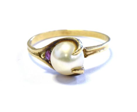 14CT GOLD WHITE PEARL RING set with a 6.7mm round pearl of good quality, ring size O, stamped 585.  Weight 2.0 grams
