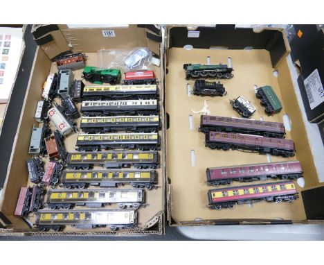 A collection of Hornby &amp; similar Model Train Carriages &amp; Trains: 4-6-0 Albert Hall engine noted(2 trays) 
