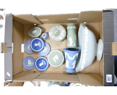 A mixed collection of Wedgwood items to include: Sage Green lidded boxes, vase , Queensware bowl, Light blue pin trays etc 