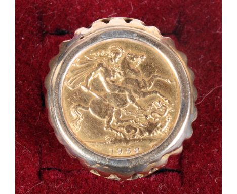 A 1963 gold sovereign in 9ct gold ring mount, 14.5g gross