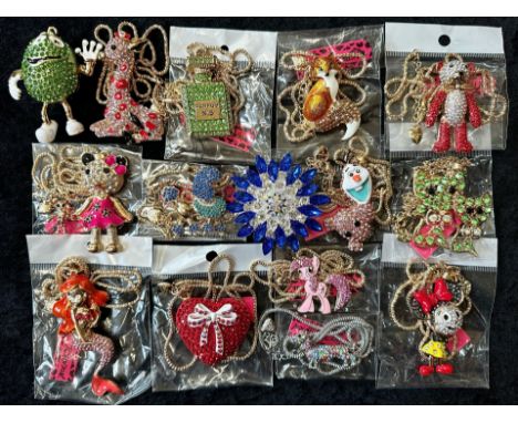Great Collection of Fun / Children's Misc Costume Jewellery, Mostly are Pendants on Chains, All In As New Condition. Various 