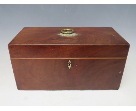 A 19TH CENTURY MAHOGANY TEA CADDY, with two compartments and area for mixing bowl, H 15 cm, L 30 cm, D 14 cm
