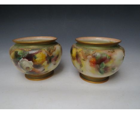 A PAIR OF ROYAL WORCESTER 'JAMES HADLEY' FLORAL DECORATED JARDINIERE, H 19 cm
