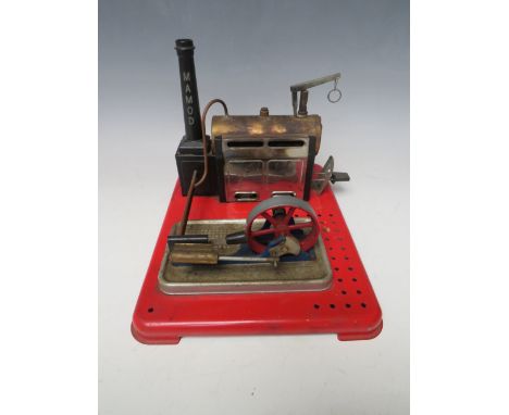 A 20TH CENTURY MAMOD STEAM ENGINE, on metal base, W 25 cm, D 20 cm