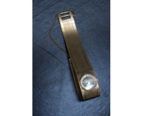 A HALLMARKED 18 CARAT GOLD LADIES OMEGA WRIST WATCH, inner casing stamped 'Omega Watch Co Fab Swisse Swiss Made18k 0.750 5112