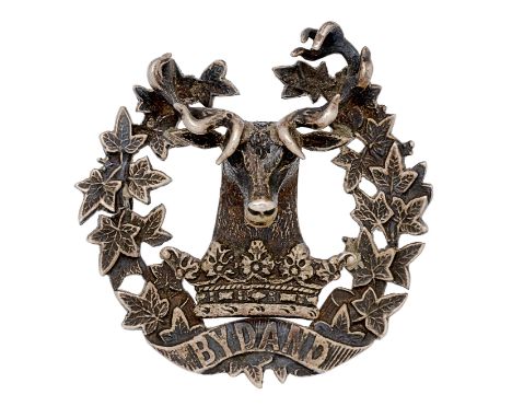 Scottish. Gordon Highlanders 1914 Edinburgh hallmarked silver Officer’s glengarry badge.A good die-cast example by T.E (Thoma