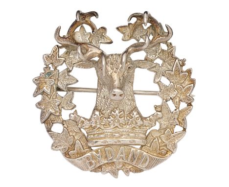 Scottish. Gordon Highlanders 1917 Edinburgh hallmarked silver Officer’s glengarry badge.A fine die-cast example by T.E (Thoma
