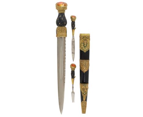 Scottish Queen’s Own Cameron Highlanders Officer’s Cased Dirk by Kirkwood Edinburgh.A fine quality example contained in there