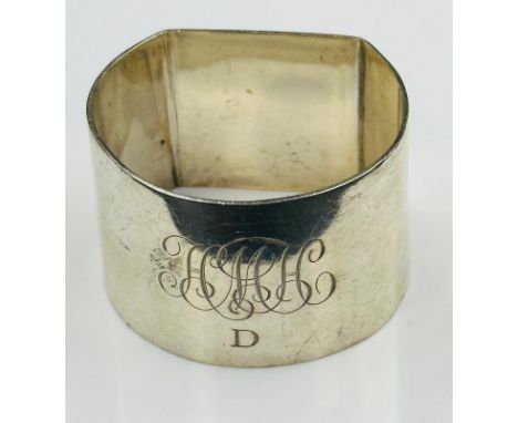 A Sterling silver napkin ring, approximate weight 40g
