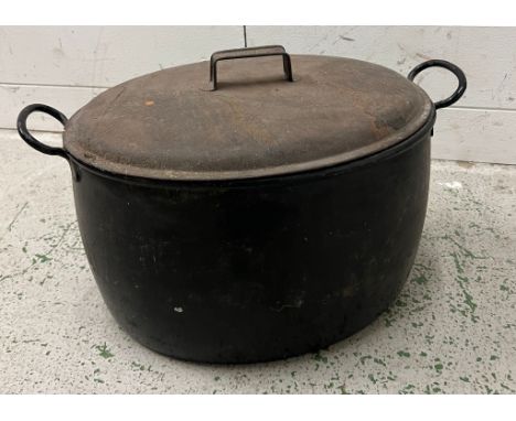 Enamel cooking pot with lid 