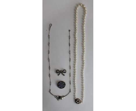 NECKLACE & BROOCHES - a pearl necklace with a 9ct gold clasp with red stones, a chain necklace marked 925m, an enamel brooch 