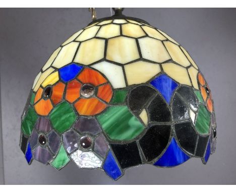 Tiffany-style glass ceiling light shade (A/F), diameter approx 33cm