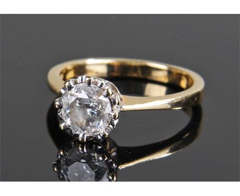 18 carat gold diamond set ring, the central approximately 1 carat diamond with claw setting, ring size N