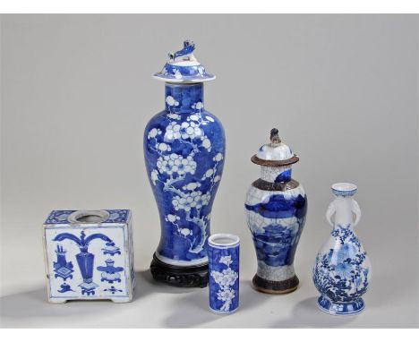 Mixed Chinese ceramics, to include Chinese blue and white vase, with slender neck and elephant trunk handles above a flower p